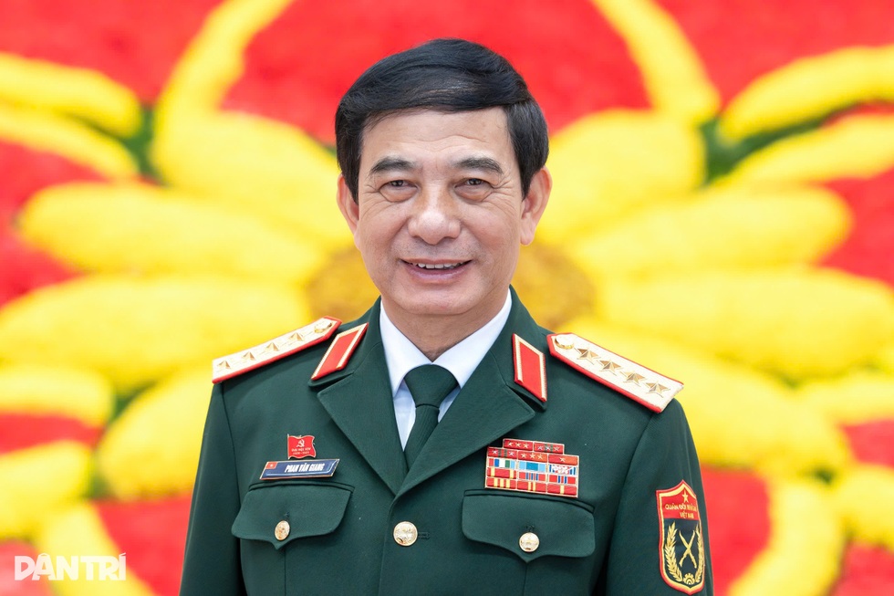 Các lãnh đạo chủ chốt và tất cả Ủy viên Bộ Chính trị trúng cử vào Quốc hội - 3