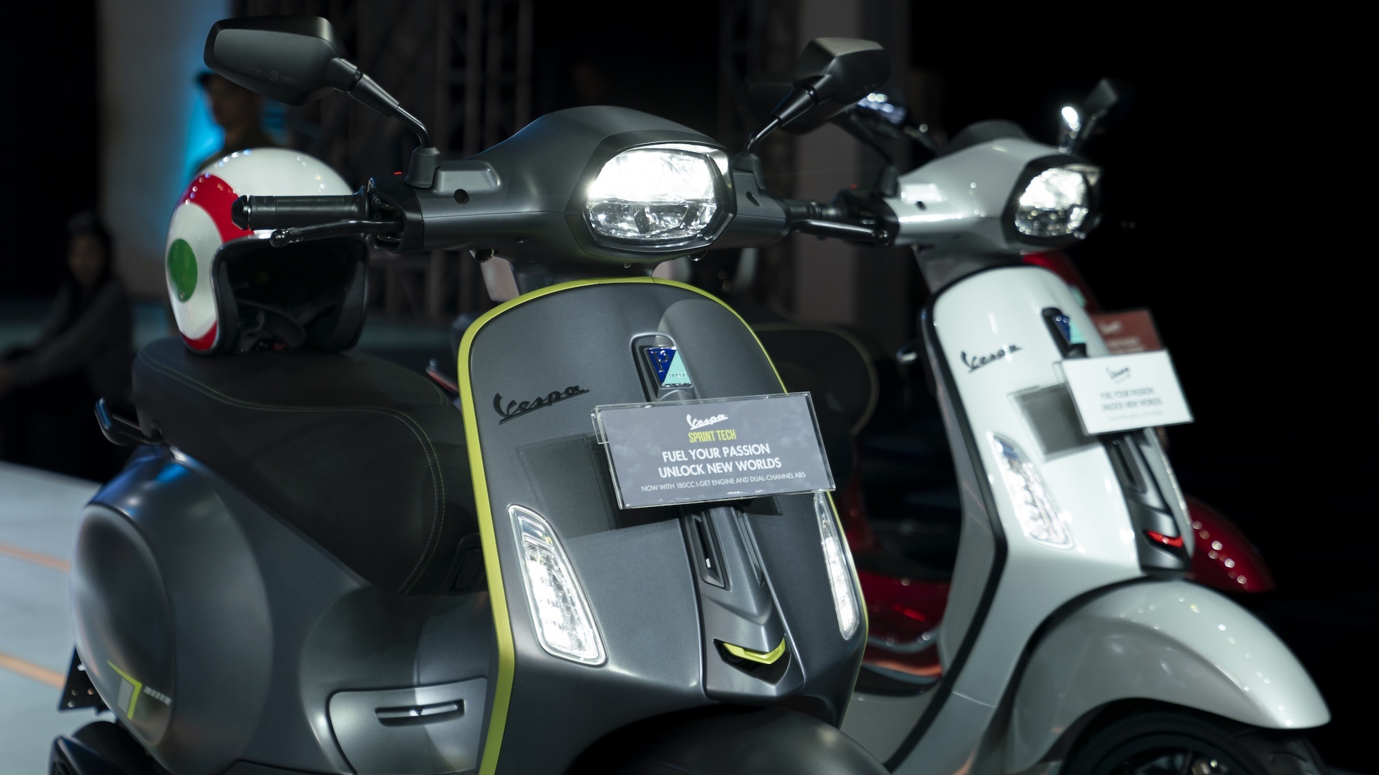 Vespa Sprint và Primavera lần đầu trang bị động cơ 180cc ở Đông Nam Á, giá không đổi 6 Vespa - Ảnh 6.