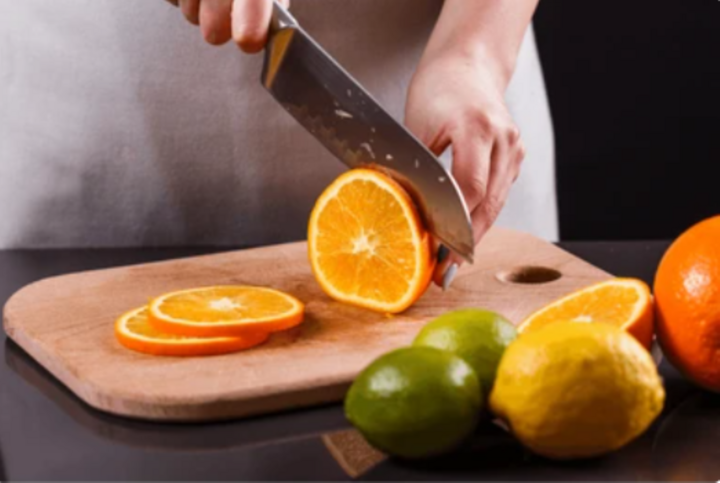 Trái cây họ cam quýt giàu flavonoid tốt cho đại tràng. (Ảnh: Shutterstock)