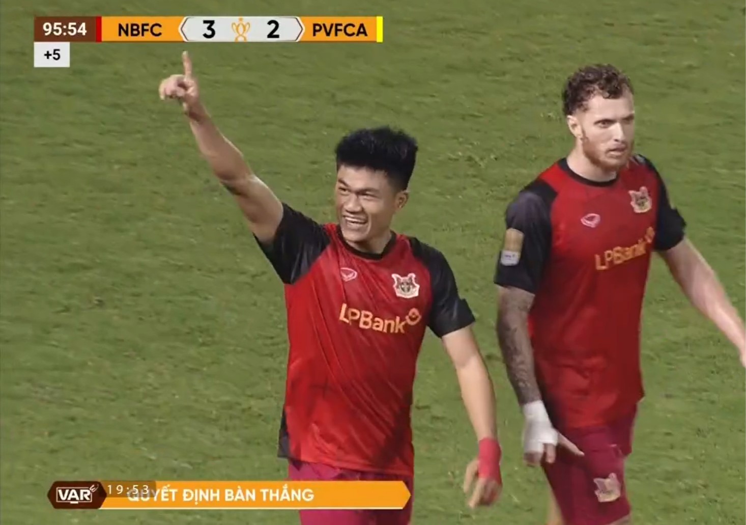 Ninh Bình thắng PVF-CAND kịch tính như phim hành động: Vào bán kết Cúp quốc gia- Ảnh 3. Ninh Bình thắng PVF-CAND kịch tính như phim hành động: Vào bán kết Cúp quốc gia- Ảnh 3.