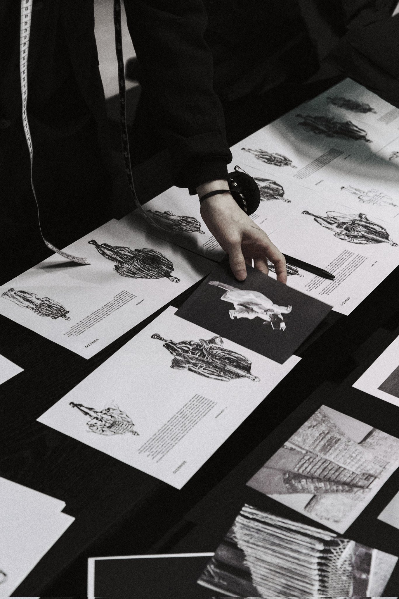 1774104701 605 BTS dai ca the gioi 7 dien mao cuc pham