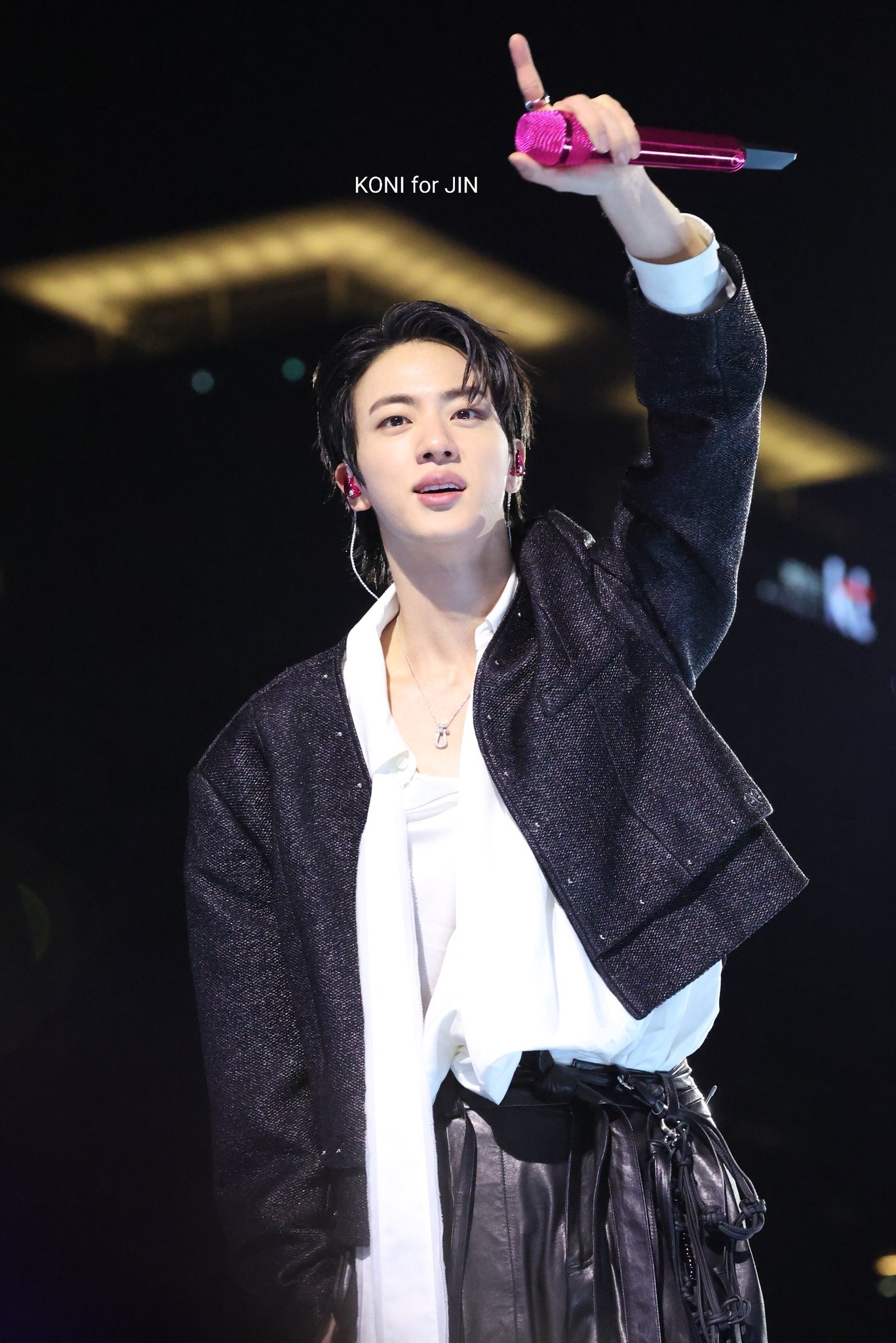 1774104713 484 BTS dai ca the gioi 7 dien mao cuc pham