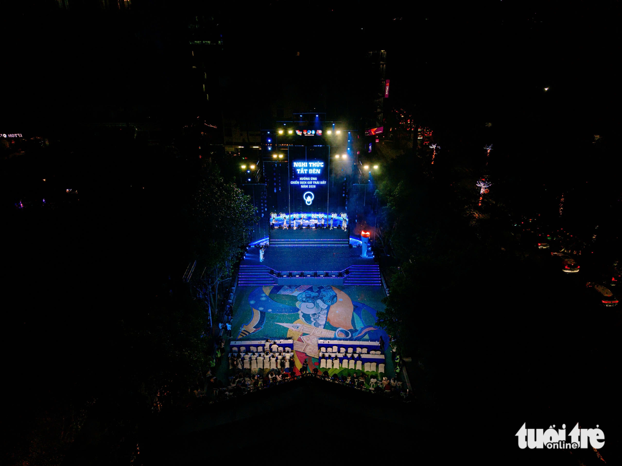 Nhạc sĩ Nguyễn Văn Chung và các nghệ sĩ cùng tuổi trẻ TP.HCM tắt đèn hưởng ứng Giờ Trái đất 2026 7 giờ trái đất - Ảnh 8.