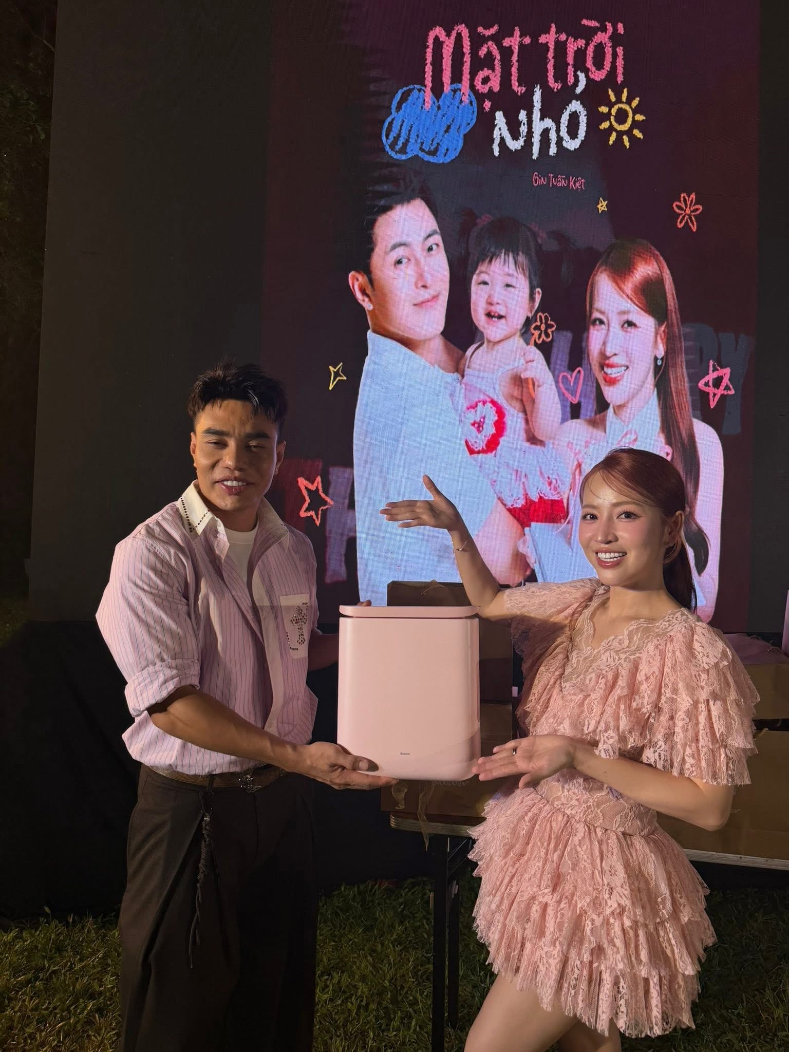 Tóc Tiên, Lê Dương Bảo Lâm và 