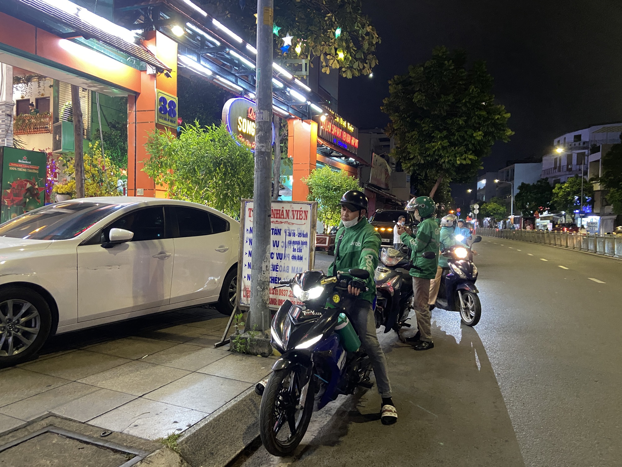 Nỗi ám ảnh của các tài xế công nghệ về đêm: Chuyện những cuốc xe 