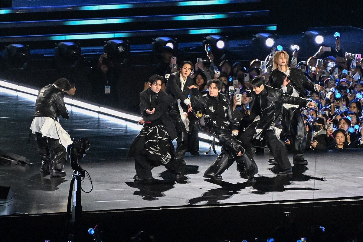 Biển người đổ về Seoul xem BTS - 11