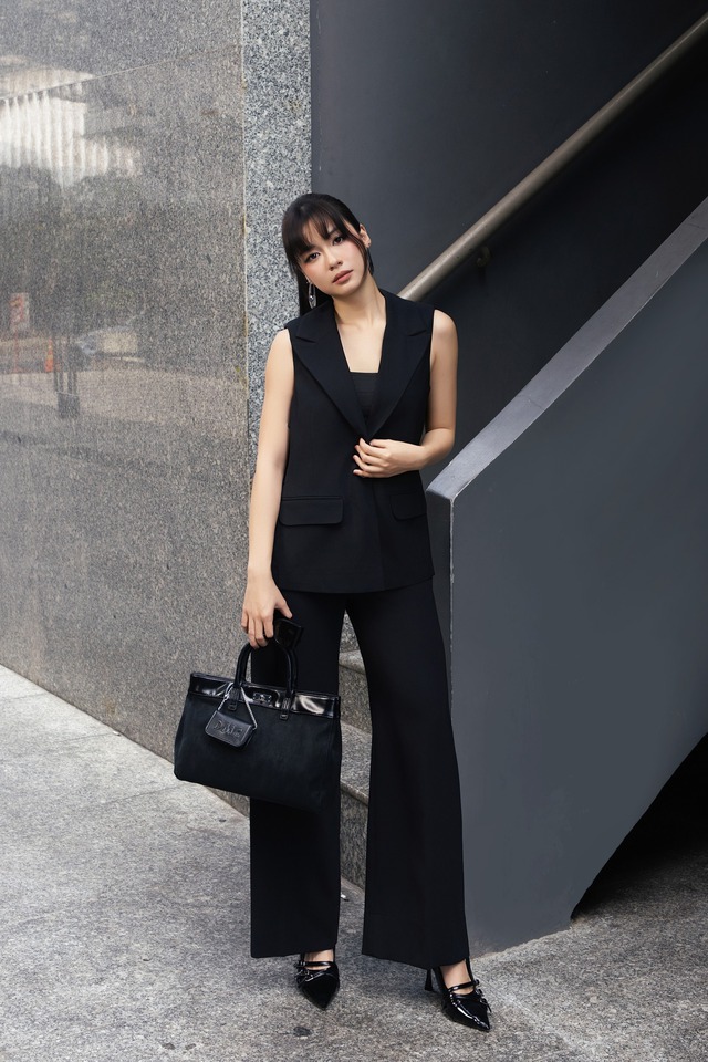 Màu be, đen và trắng qua những công thức phối đồ thanh lịch- Ảnh 7. Màu be, đen và trắng qua những công thức phối đồ thanh lịch- Ảnh 7.