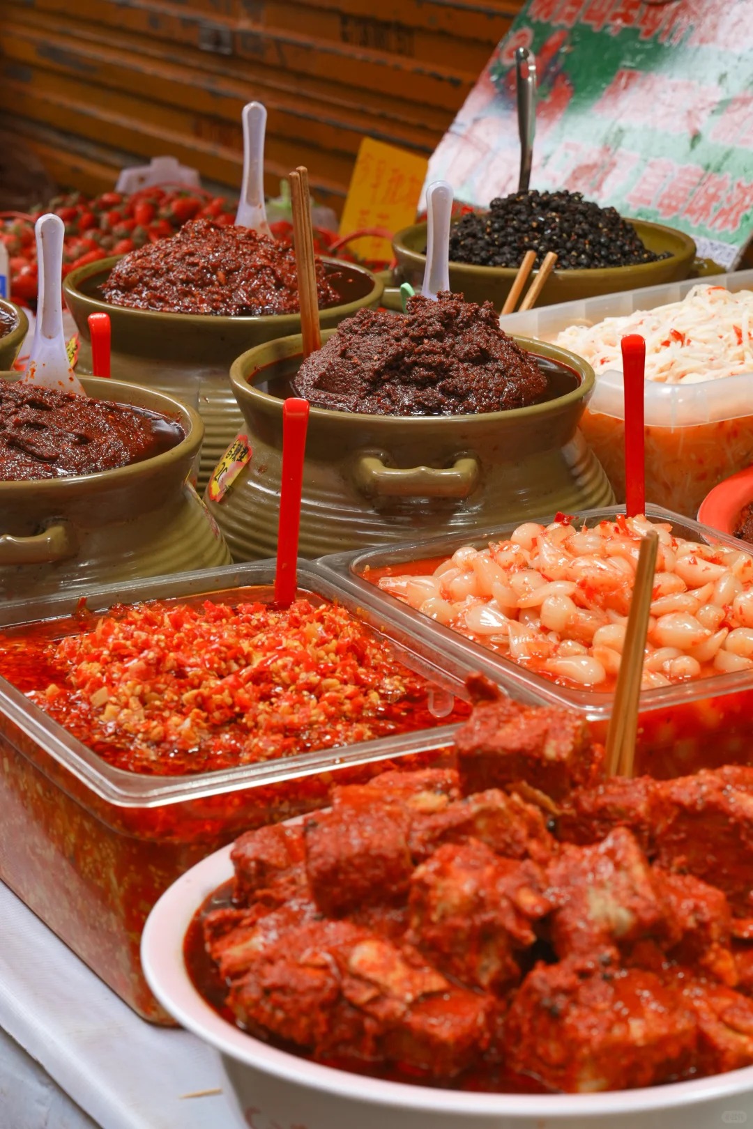 Đi chợ nông sản đâu chỉ mua rau, ấy là cuộc 