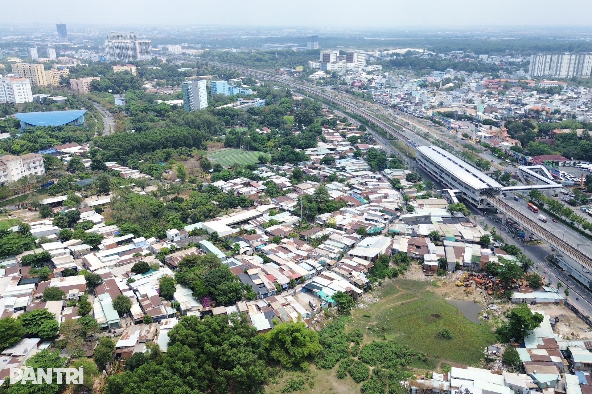 Hàng trăm căn nhà bao vây ngôi trường ở TPHCM suốt hàng chục năm - 10 Hàng trăm căn nhà bao vây ngôi trường ở TPHCM suốt hàng chục năm - 10