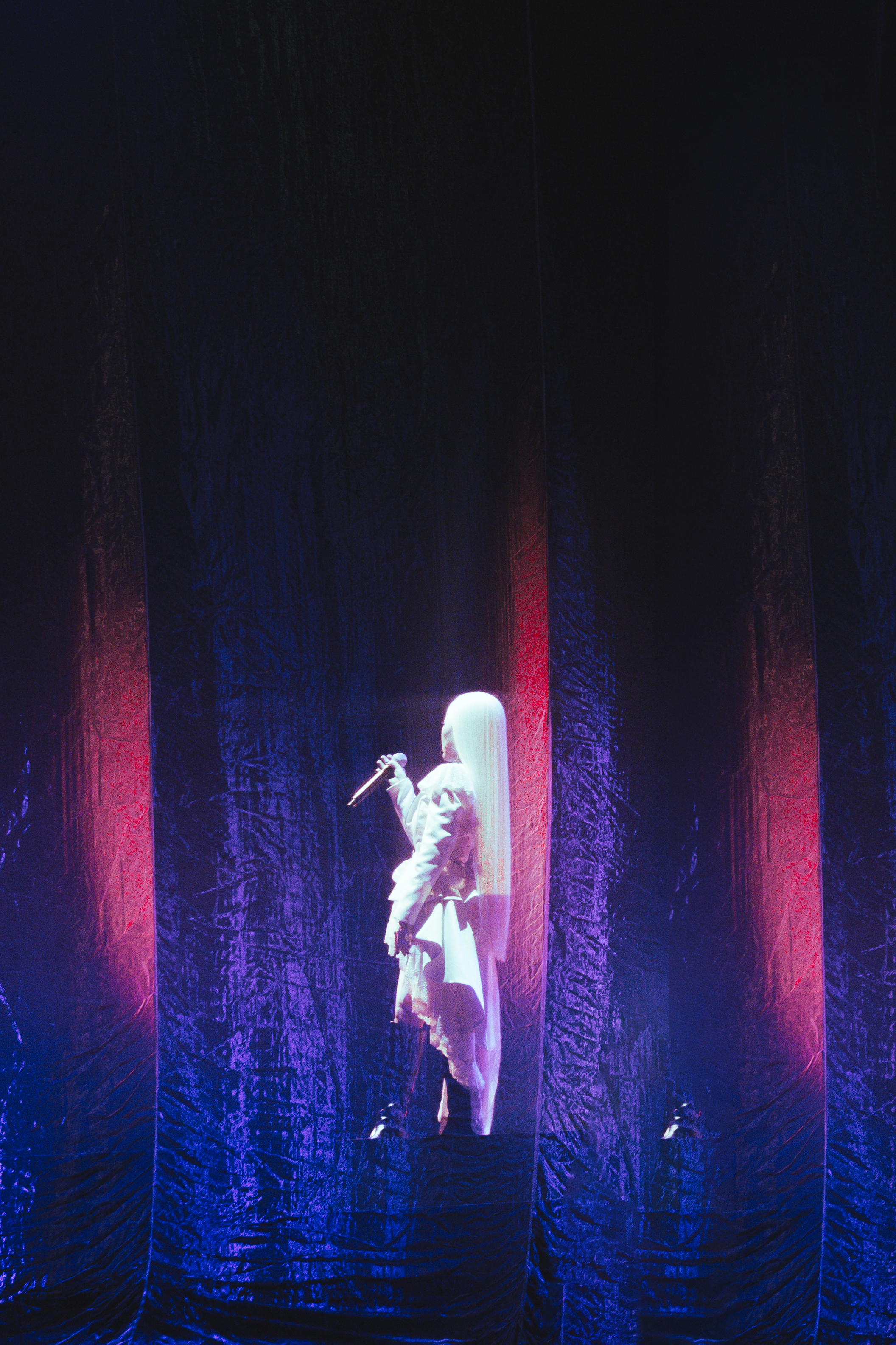 Phùng Khánh Linh từng ăn bánh tráng sống qua ngày, bán hàng online để làm nhạc- Ảnh 4. Phùng Khánh Linh từng ăn bánh tráng sống qua ngày, bán hàng online để làm nhạc- Ảnh 4.