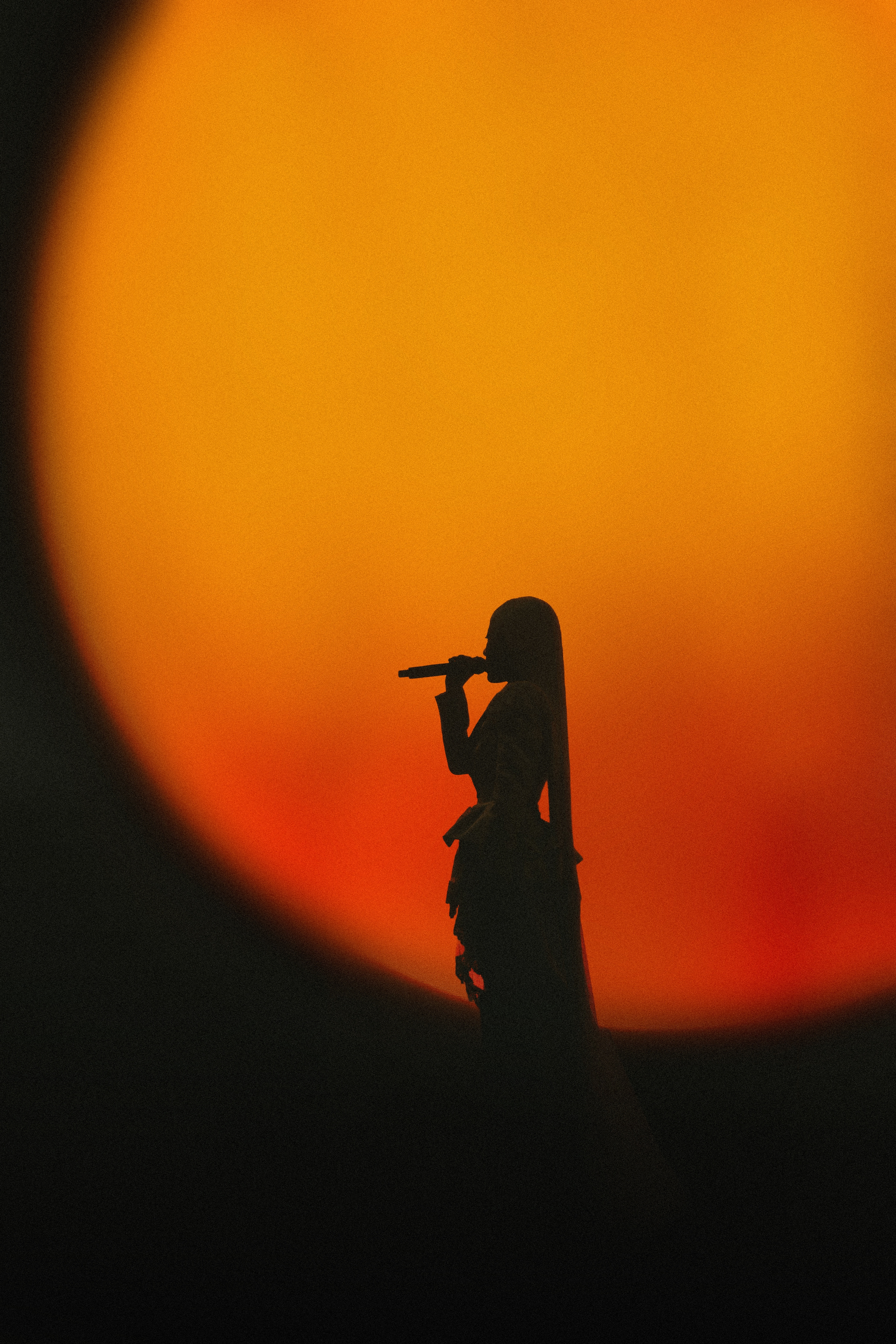 Phùng Khánh Linh từng ăn bánh tráng sống qua ngày, bán hàng online để làm nhạc- Ảnh 6. Phùng Khánh Linh từng ăn bánh tráng sống qua ngày, bán hàng online để làm nhạc- Ảnh 6.