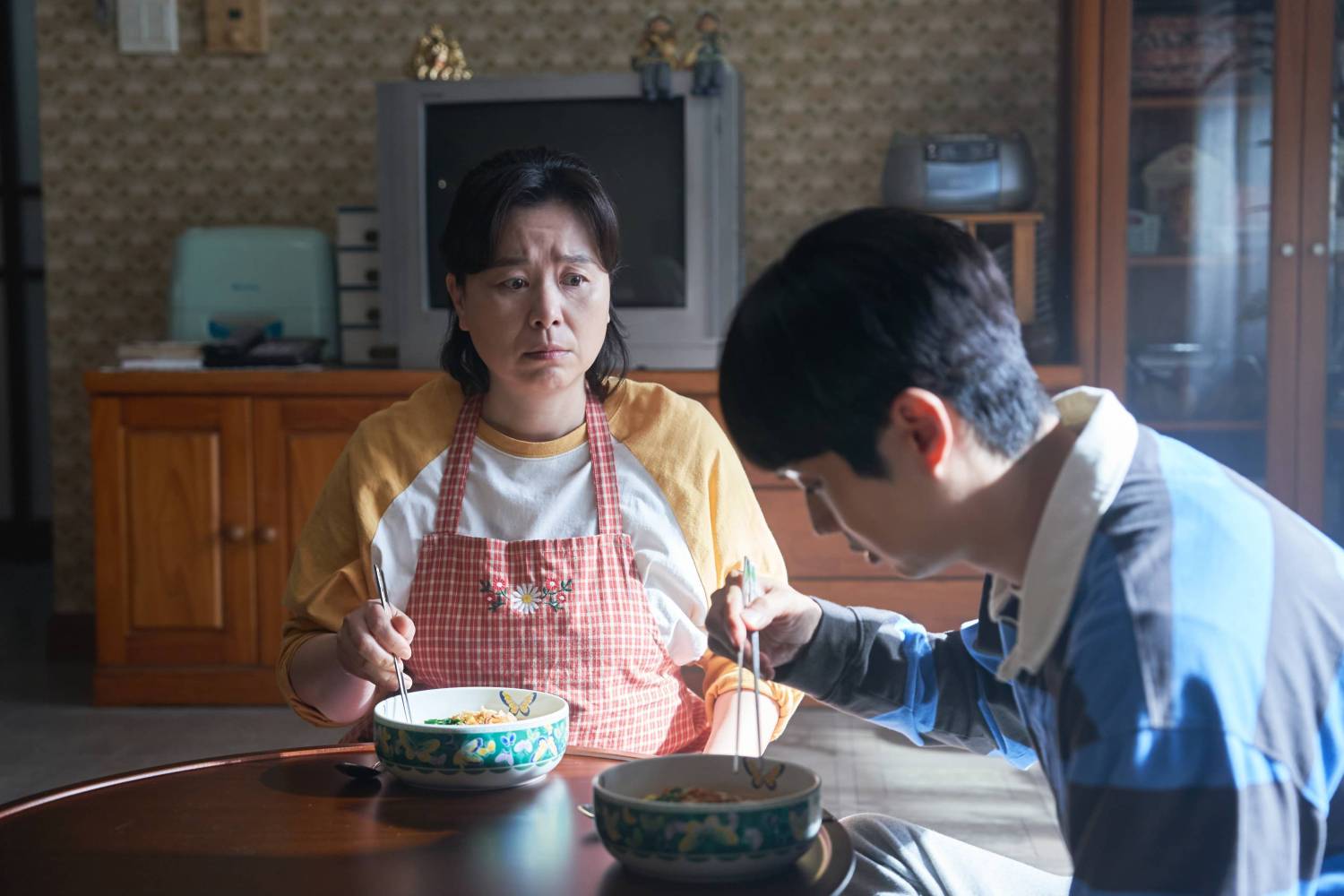 Đếm Ngày Xa Mẹ: Khóc thì chưa tới, dài thì quá tay- Ảnh 2.