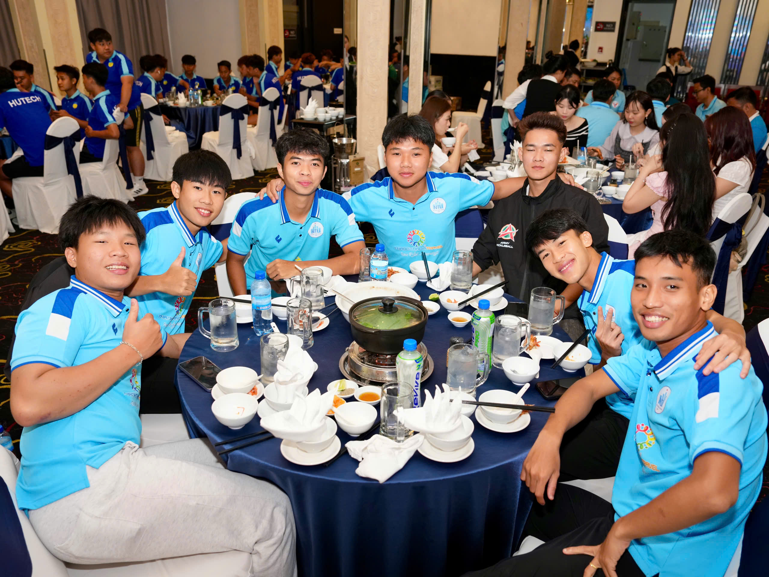 Bóng đá Thanh Niên sinh viên: Khi trái tim các cầu thủ chung một nhịp đập- Ảnh 5. Bóng đá Thanh Niên sinh viên: Khi trái tim các cầu thủ chung một nhịp đập- Ảnh 5.