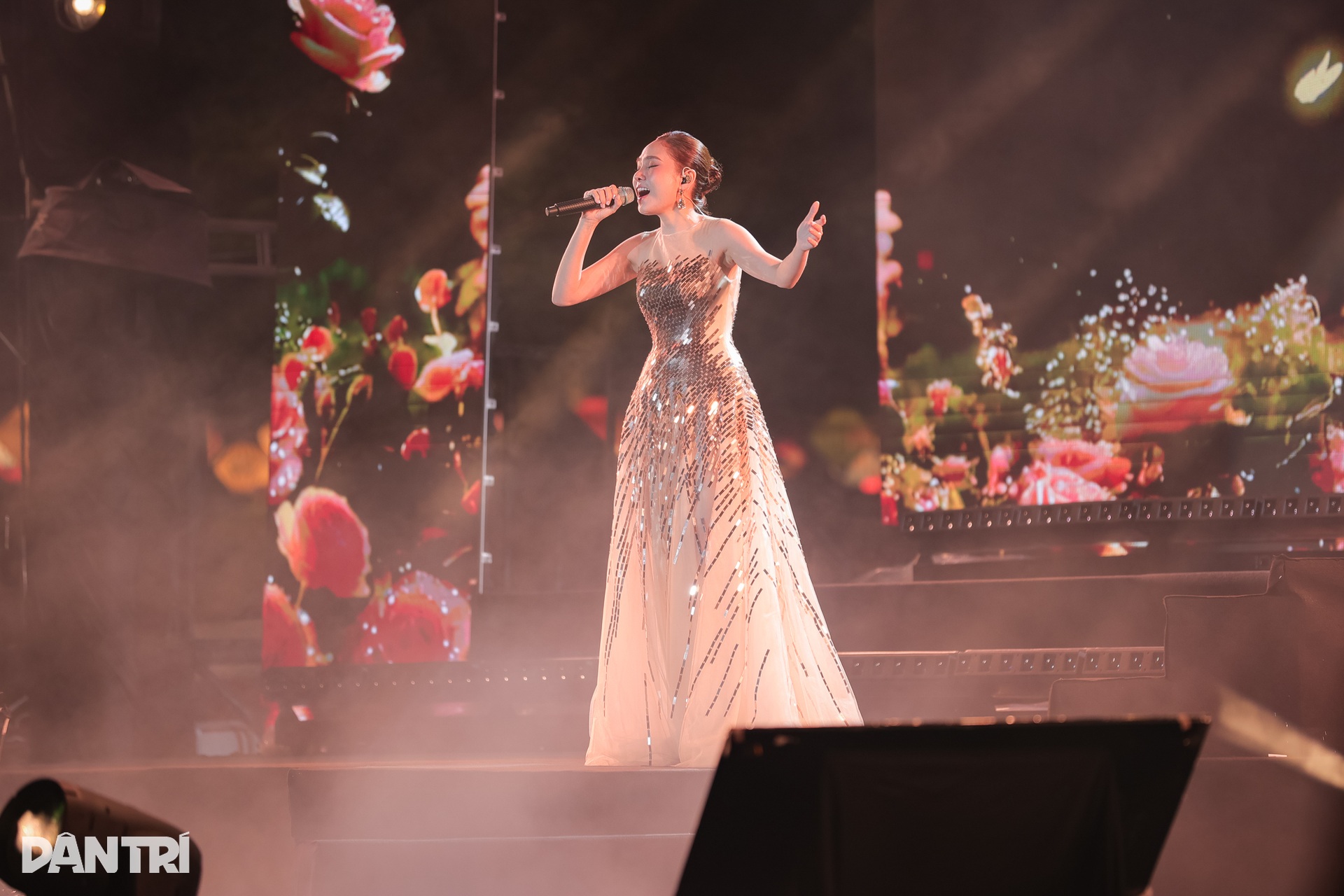 Hồ Ngọc Hà - Noo Phước Thịnh làm sống lại bản hit 10 năm trước - 7 Hồ Ngọc Hà - Noo Phước Thịnh làm sống lại bản hit 10 năm trước - 7