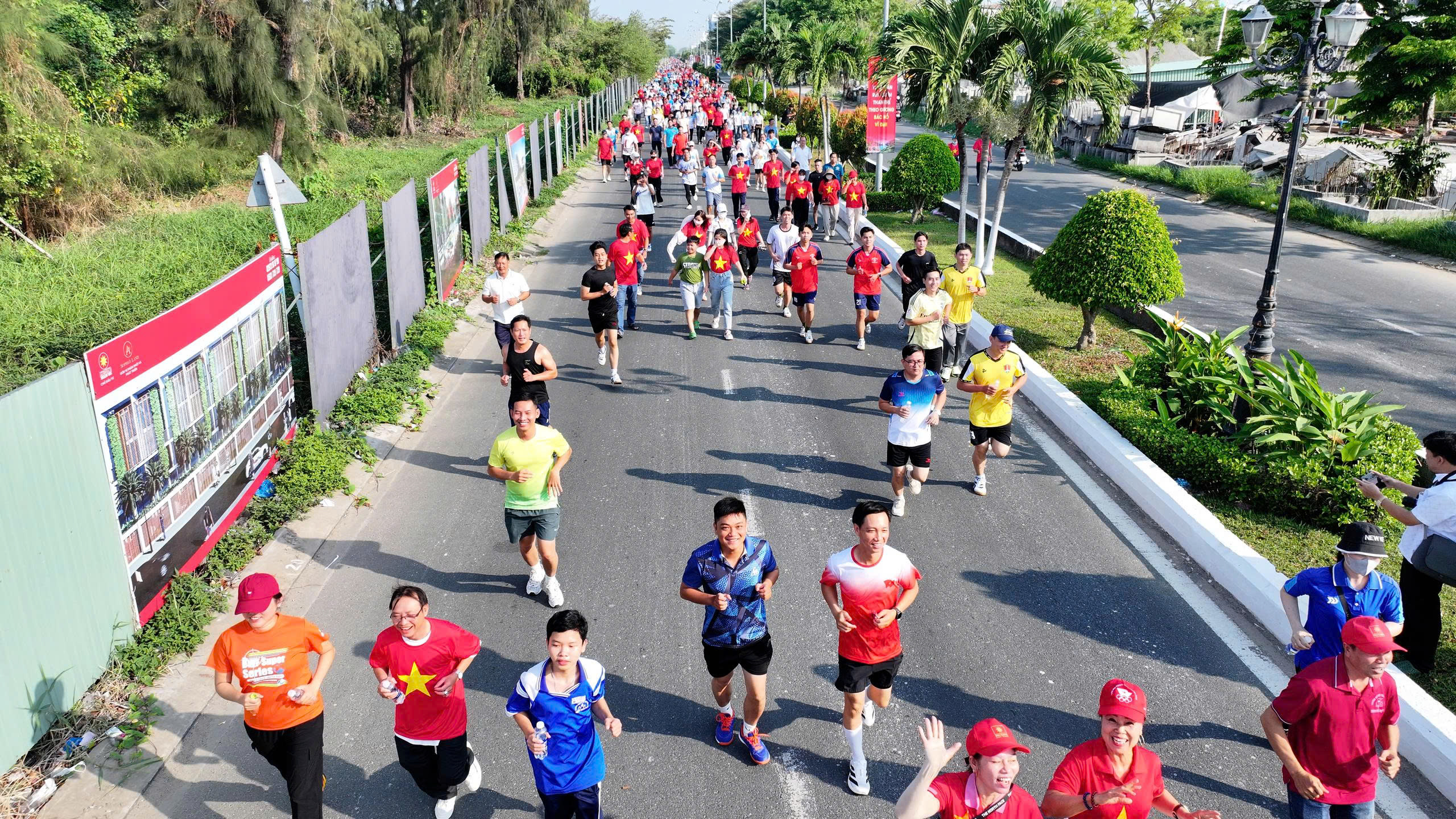 Hơn 5.000 người tham gia “Ngày chạy Olympic - Vì sức khỏe toàn dân - Vì An ninh Tổ quốc” - Ảnh 2.