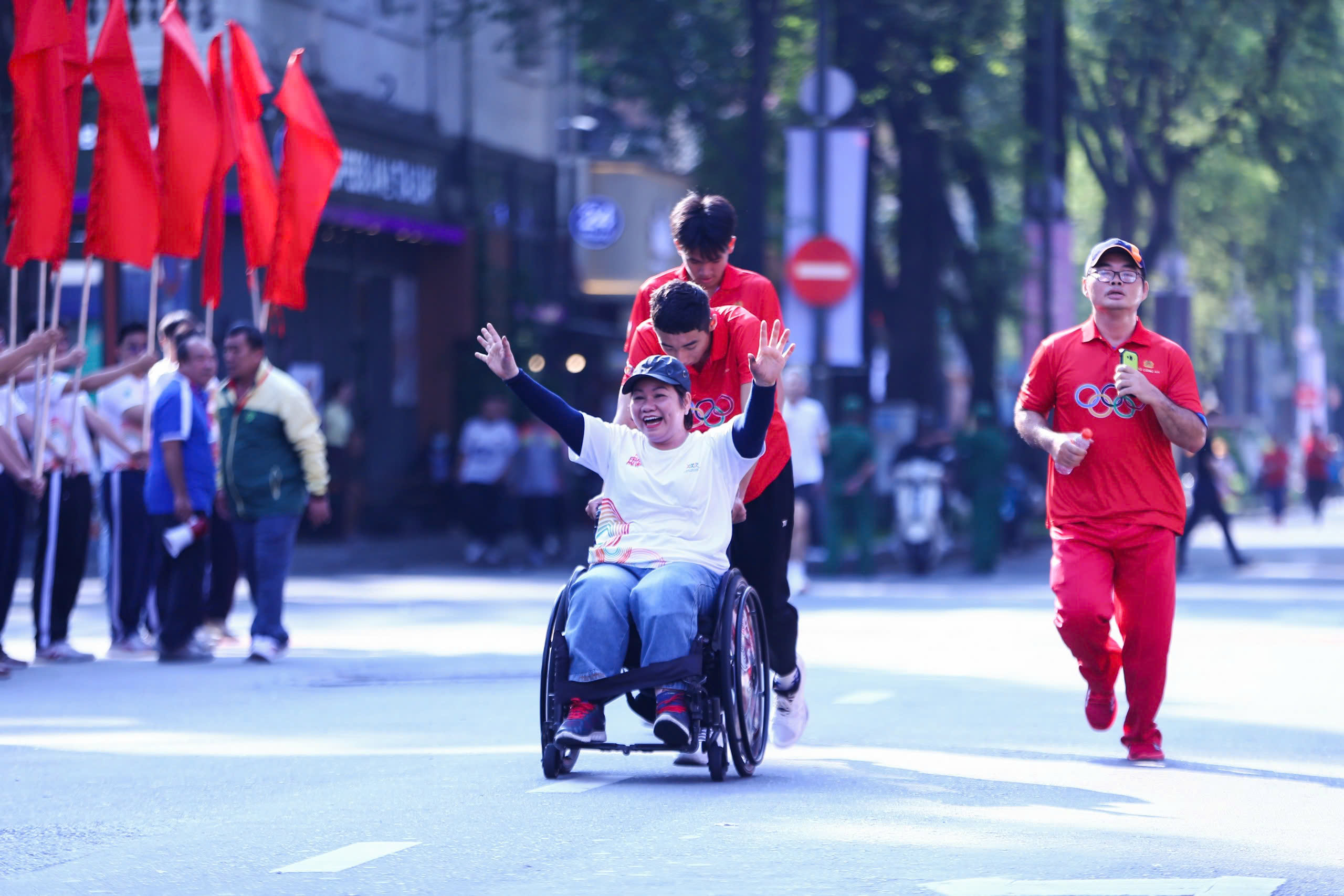 Sôi động Ngày chạy Olympic "Vì sức khỏe toàn dân 11 Sôi động Ngày chạy Olympic