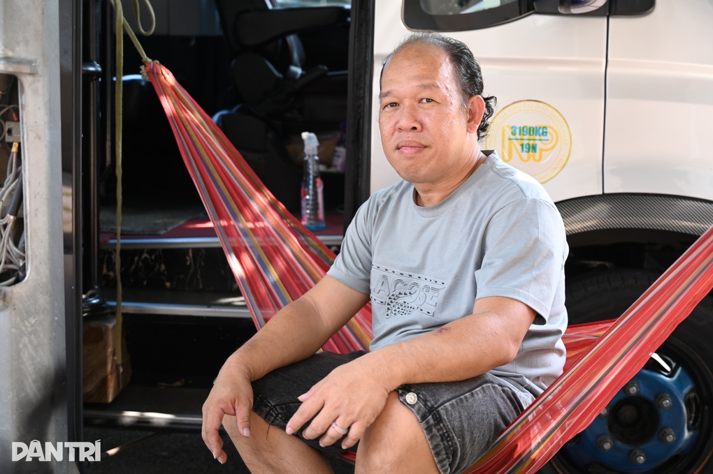 Tài xế bối rối vì một đường ở TPHCM có 2 biển tên khác nhau - 4