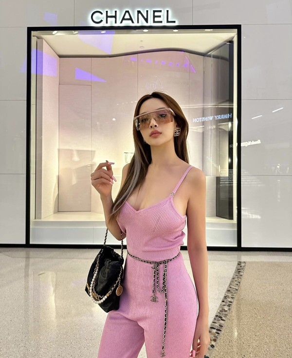 Sắc vóc hotgirl Hà thành đời đầu vừa kỉ niệm 13 năm kết hôn với chồng doanh nhân 5 Sắc vóc hotgirl Hà thành đời đầu vừa kỉ niệm 13 năm kết hôn với chồng doanh nhân - 4