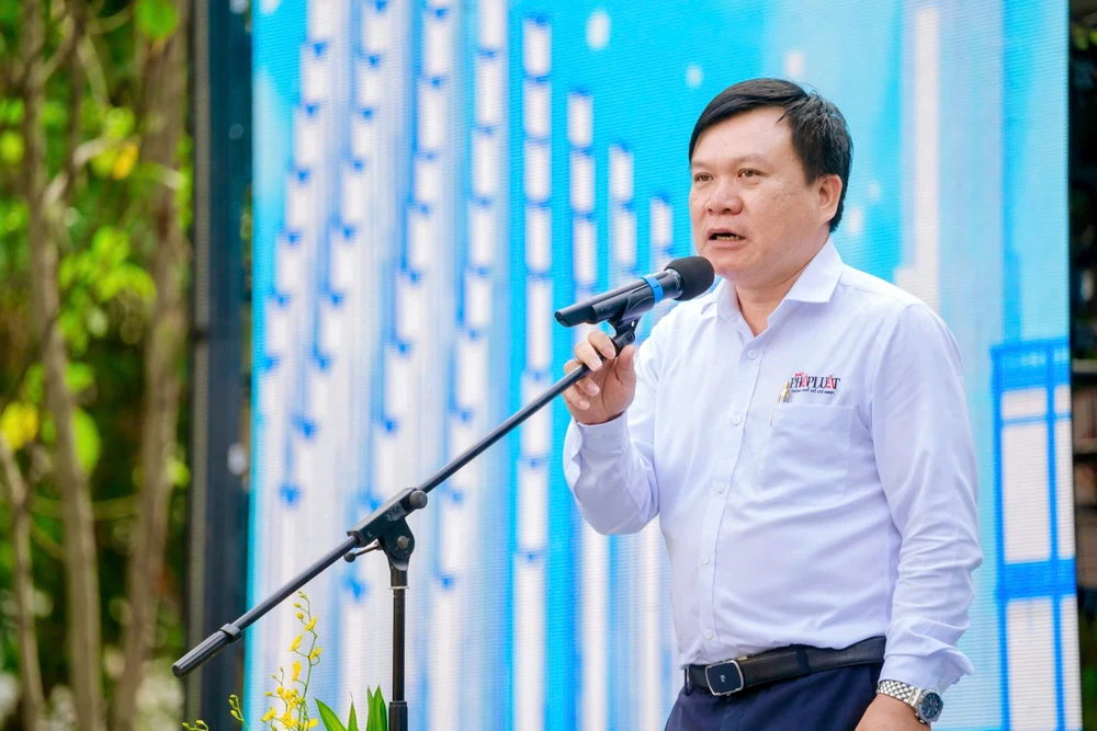 Nhà báo Lê Minh Cường, Tổng Thư ký Tòa soạn báo Pháp Luật TP.HCM. Ảnh: HN cuộc thi ảnh (50).jpg