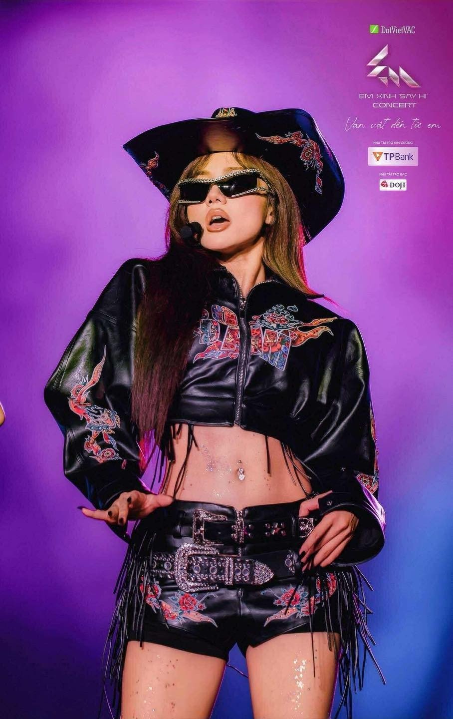 Mỹ nhân Việt nhuộm da nâu đón Hè: Xoài Non, Phương Ly dù đẹp vẫn gây tranh cãi - 9