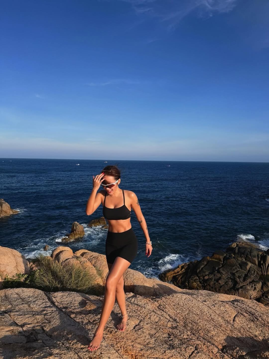 Mỹ nhân Việt nhuộm da nâu đón Hè: Xoài Non, Phương Ly dù đẹp vẫn gây tranh cãi - 13