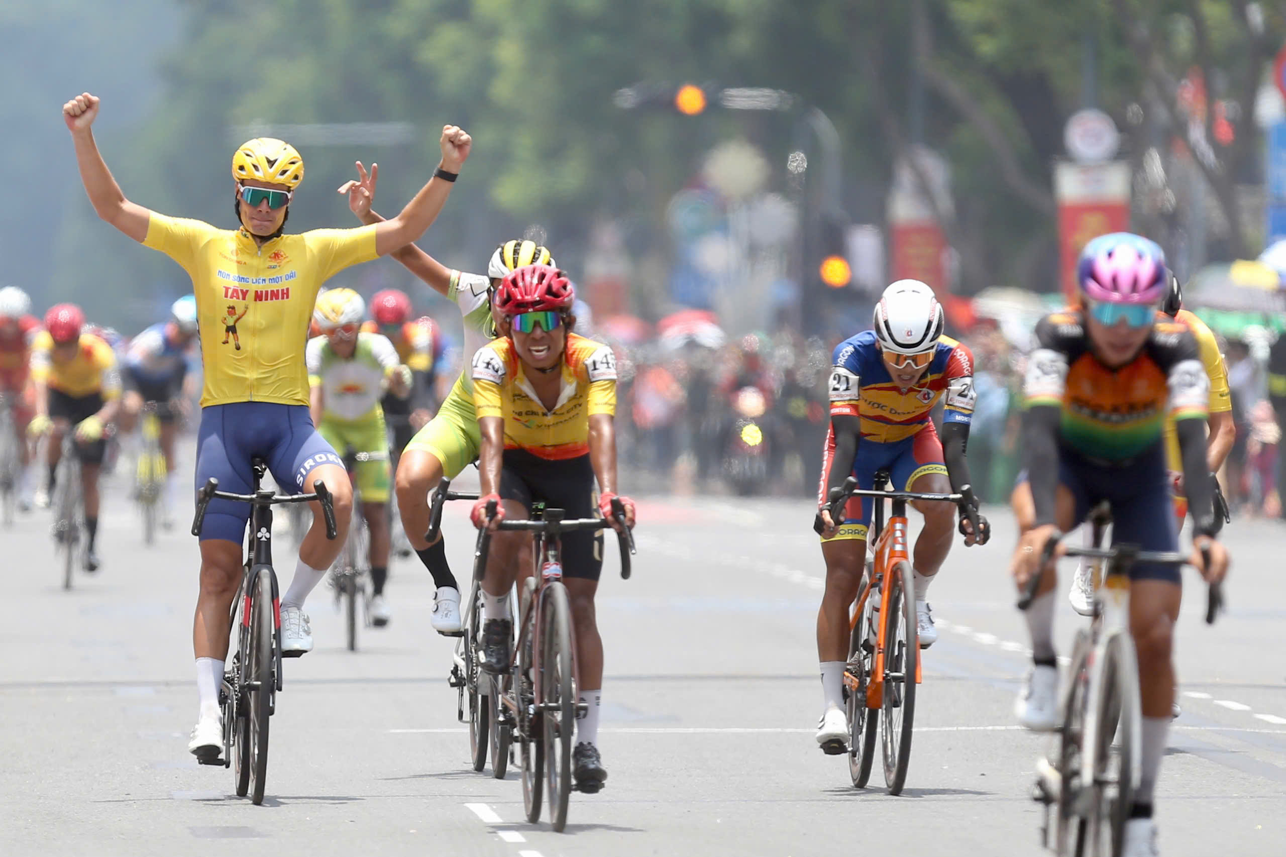 13 ngoại binh ganh đua quyết liệt, chinh phục Cúp xe đạp truyền hình TP.HCM 2026- Ảnh 2. 13 ngoại binh ganh đua quyết liệt, chinh phục Cúp xe đạp truyền hình TP.HCM 2026- Ảnh 2.