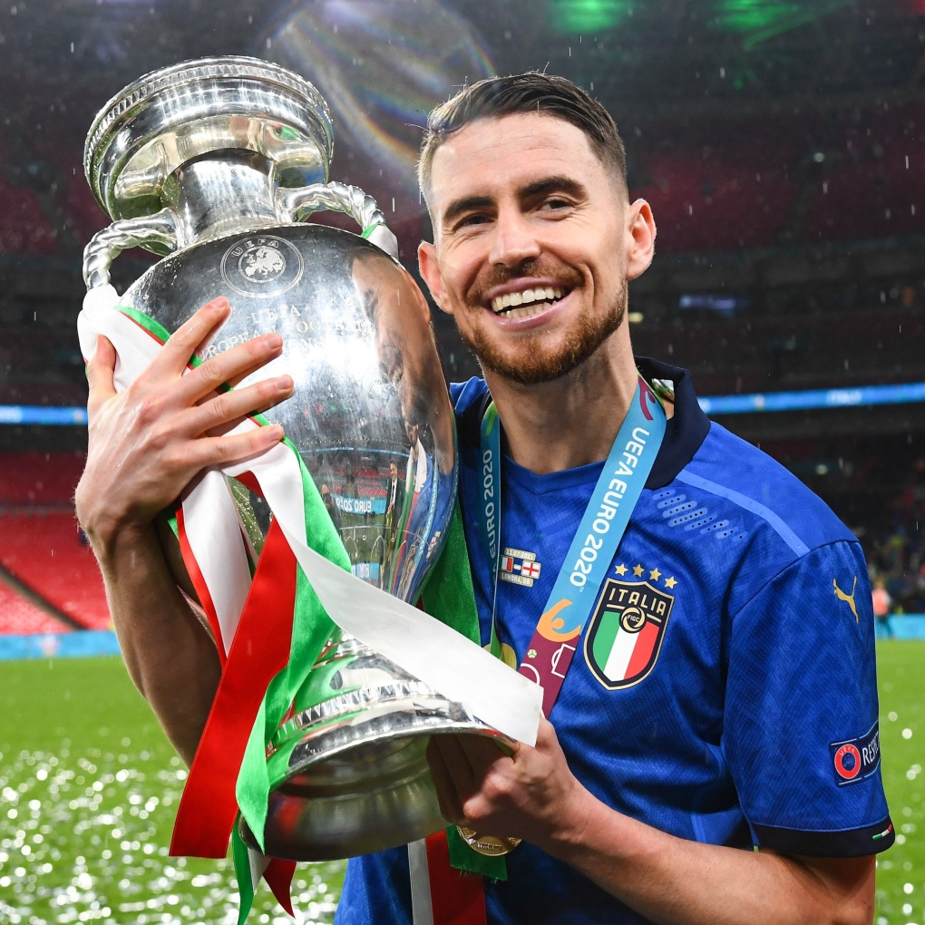 Ca sĩ mới nổi đe nẹt cô bé 11 tuổi, ngờ đâu đụng trúng tiểu thư 