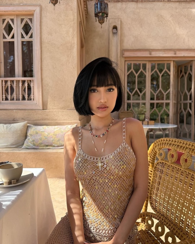 Khẳng định gu thời trang cá tính cùng dây chuyền layer nhiều lớp 3 Khẳng định gu thời trang cá tính cùng dây chuyền layer nhiều lớp - Ảnh 3.