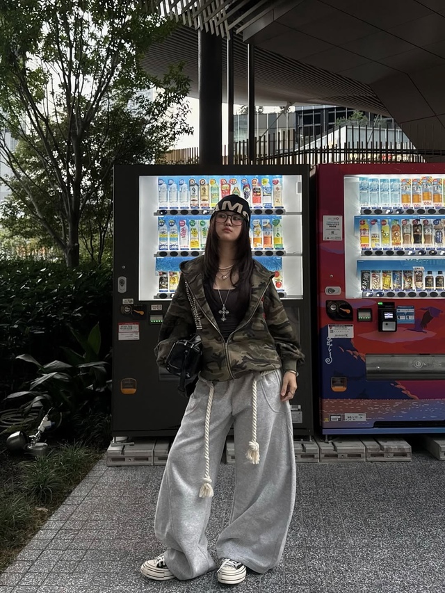 Khẳng định gu thời trang cá tính cùng dây chuyền layer nhiều lớp 4 Khẳng định gu thời trang cá tính cùng dây chuyền layer nhiều lớp - Ảnh 4.