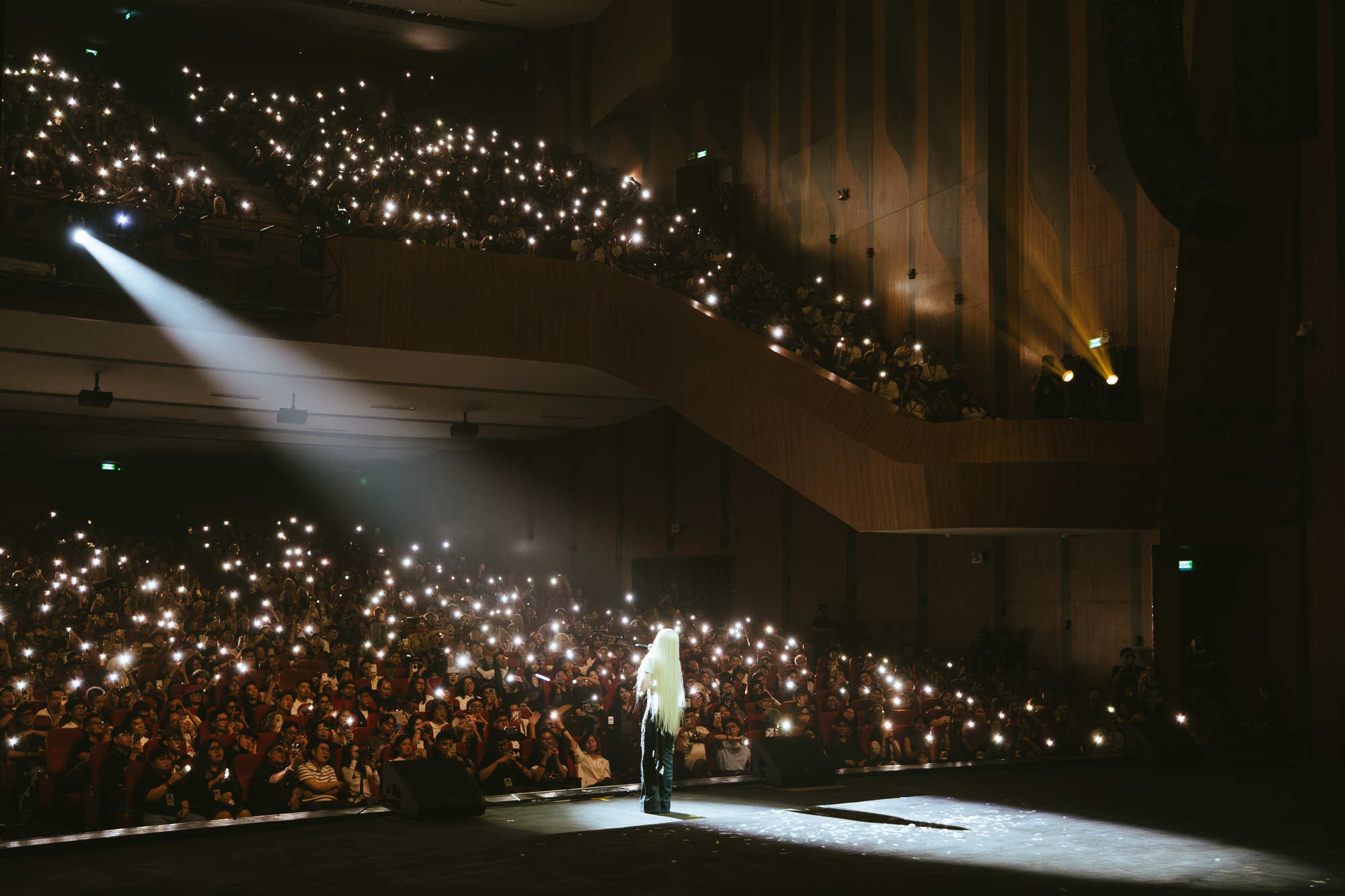 Giữa Một Vạn Tour của Phùng Khánh Linh: Nhỏ mà có võ- Ảnh 11. Giữa Một Vạn Tour của Phùng Khánh Linh: Nhỏ mà có võ- Ảnh 11.