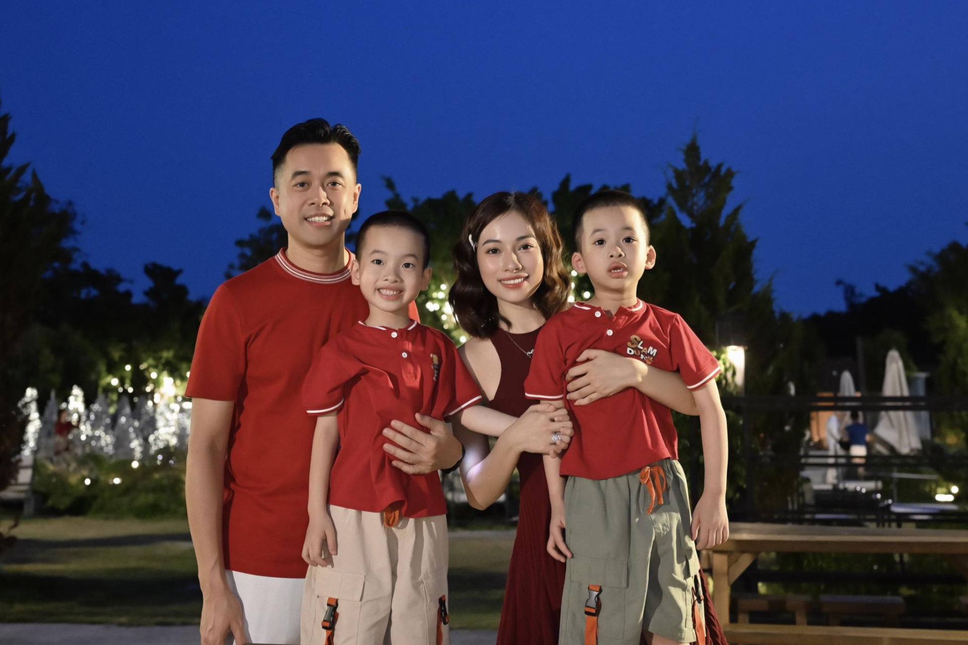 Chưa từng có trong tiền lệ Vbiz: Một cặp đôi 2 lần chào đón em bé song sinh!- Ảnh 2.