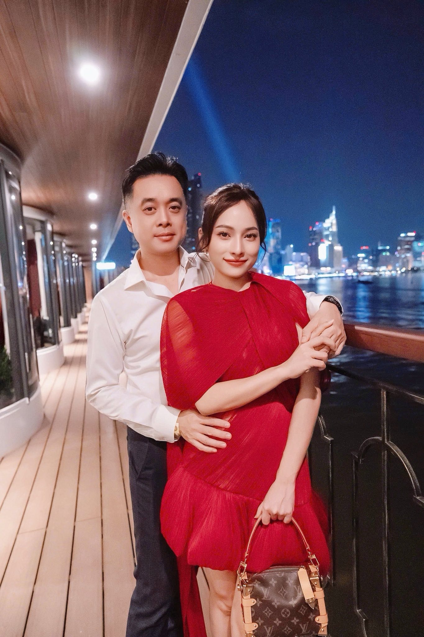 Chưa từng có trong tiền lệ Vbiz: Một cặp đôi 2 lần chào đón em bé song sinh!- Ảnh 4.