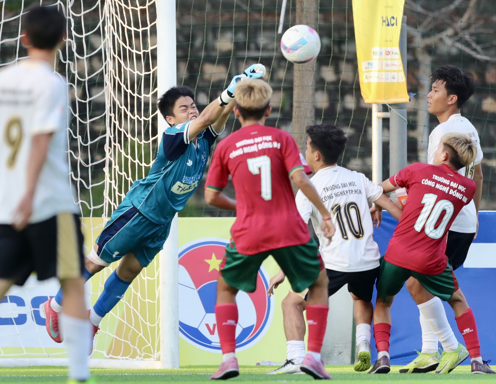 Những tràng pháo tay xứng đáng cho Trường ĐH Công nghiệp TP.HCM- Ảnh 8.