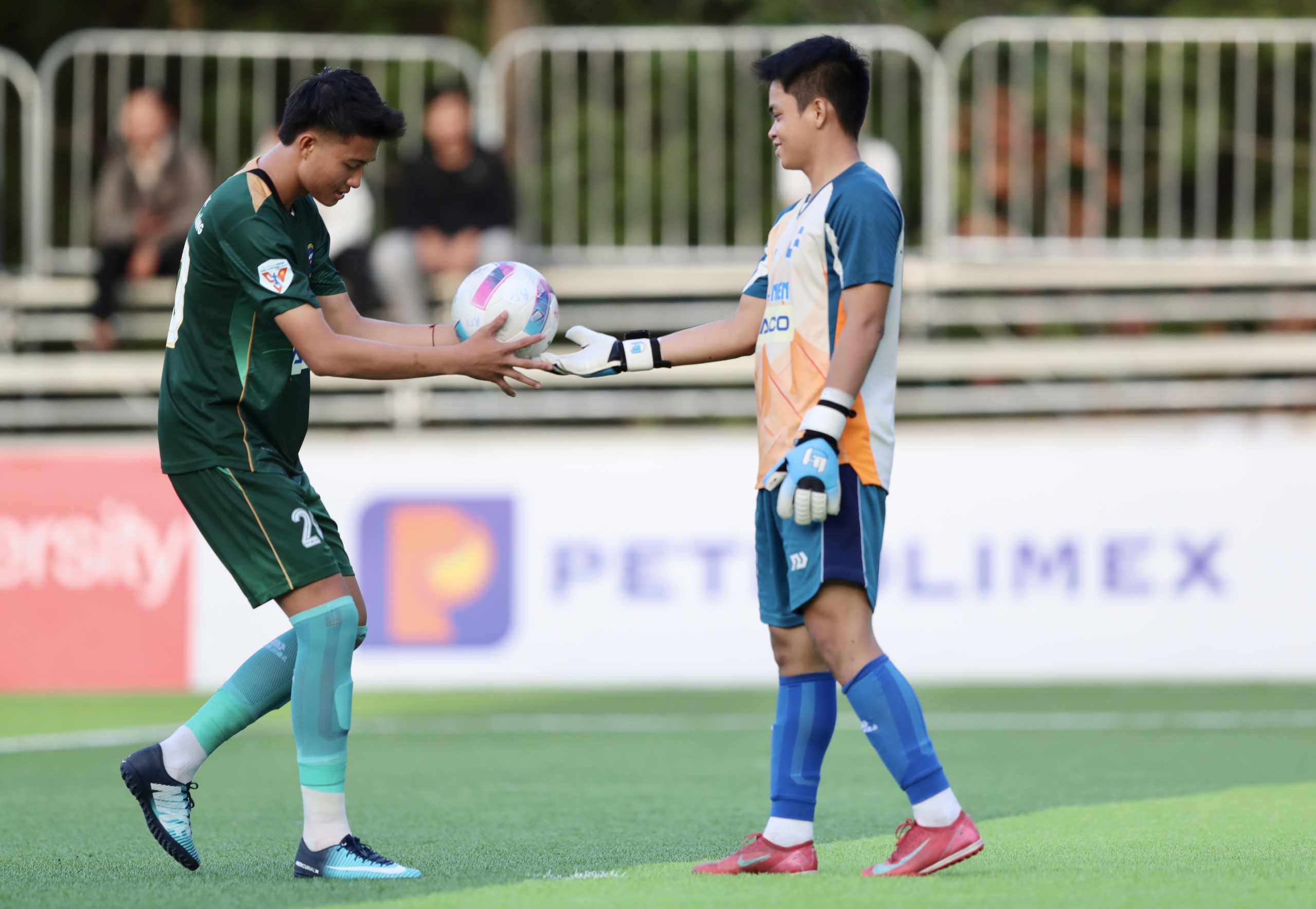 Những tràng pháo tay xứng đáng cho Trường ĐH Công nghiệp TP.HCM- Ảnh 13.