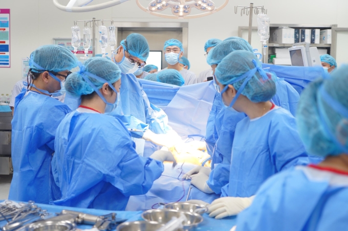 6 người bệnh suy tim, suy gan, phổi và thận giai đoạn cuối đã được các bệnh viện ghép thành công trong ngày. Ảnh: Bệnh viện cung cấp