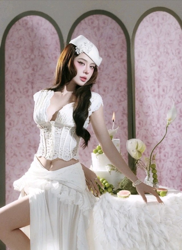 Sự trỗi dậy của vẻ đẹp quyến rũ với áo corset- Ảnh 6.