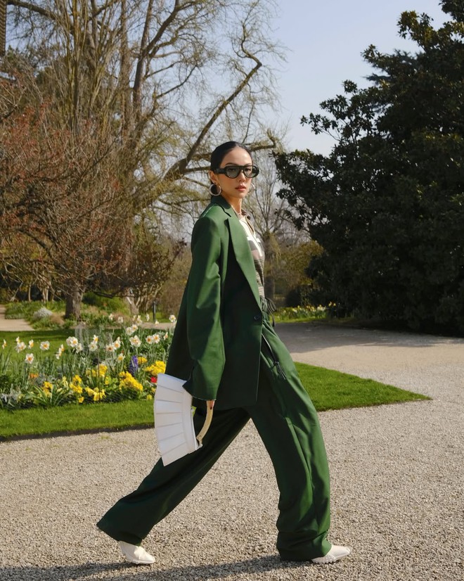 Sức hút của blazer phom rộng trong tủ đồ quý cô hiện đại- Ảnh 9.