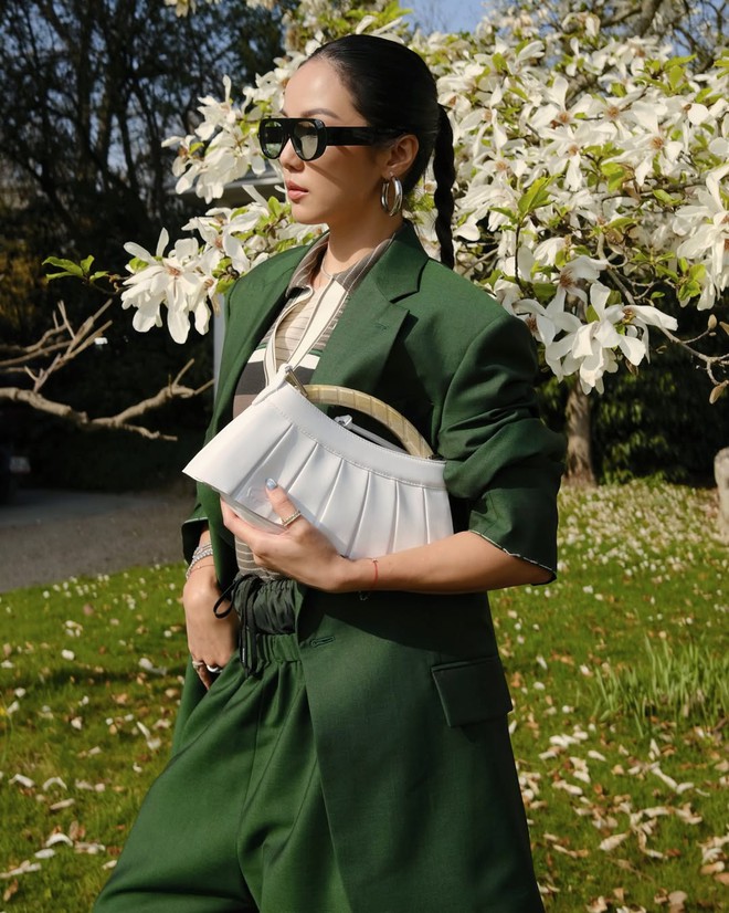 Sức hút của blazer phom rộng trong tủ đồ quý cô hiện đại- Ảnh 10.