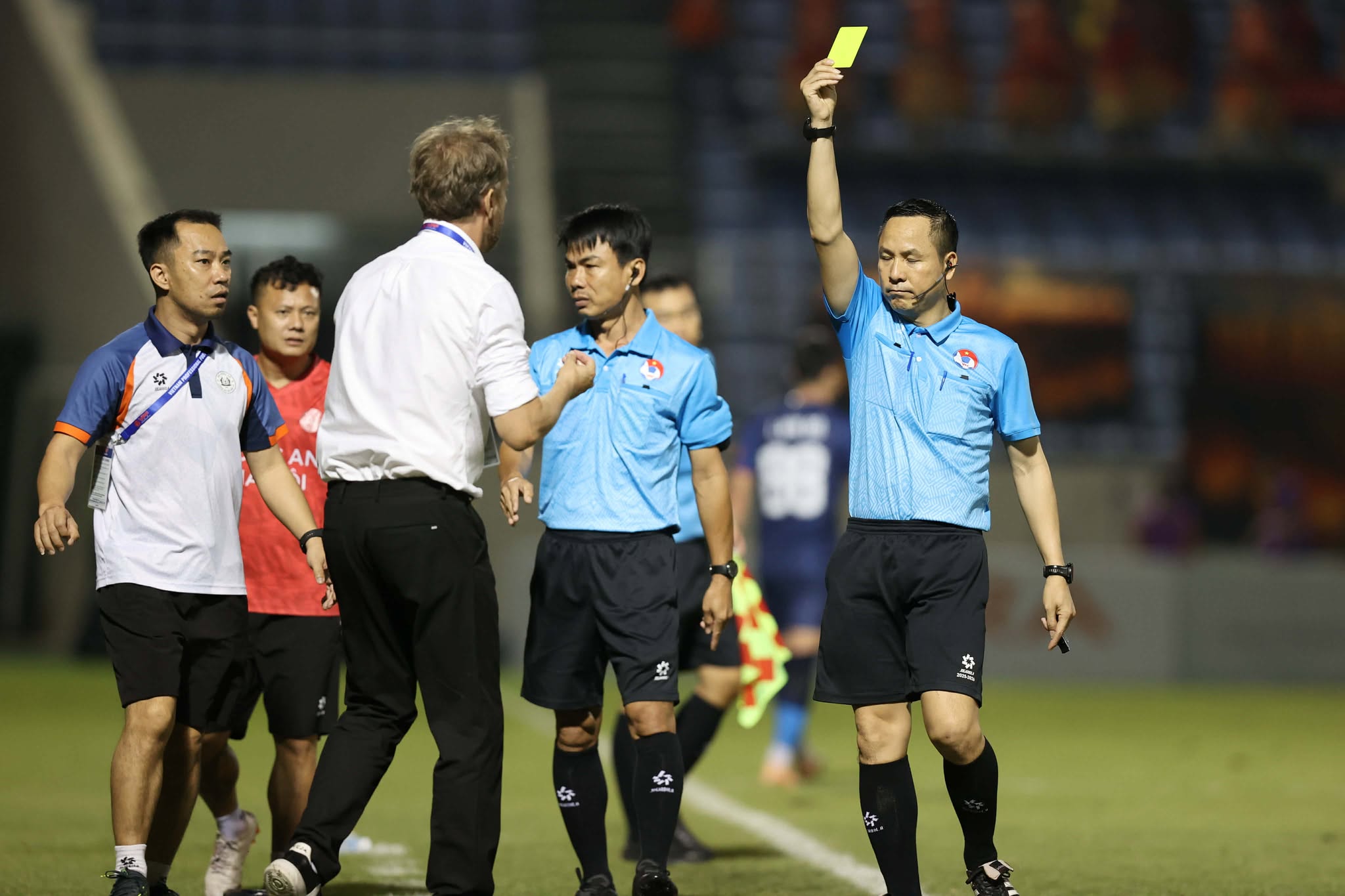 Nguyễn Filip 'xuất thần', CLB CAHN thắng hú vía Đà Nẵng: Ngôi đầu vững như bàn thạch còn HAGL ở đâu?- Ảnh 3.