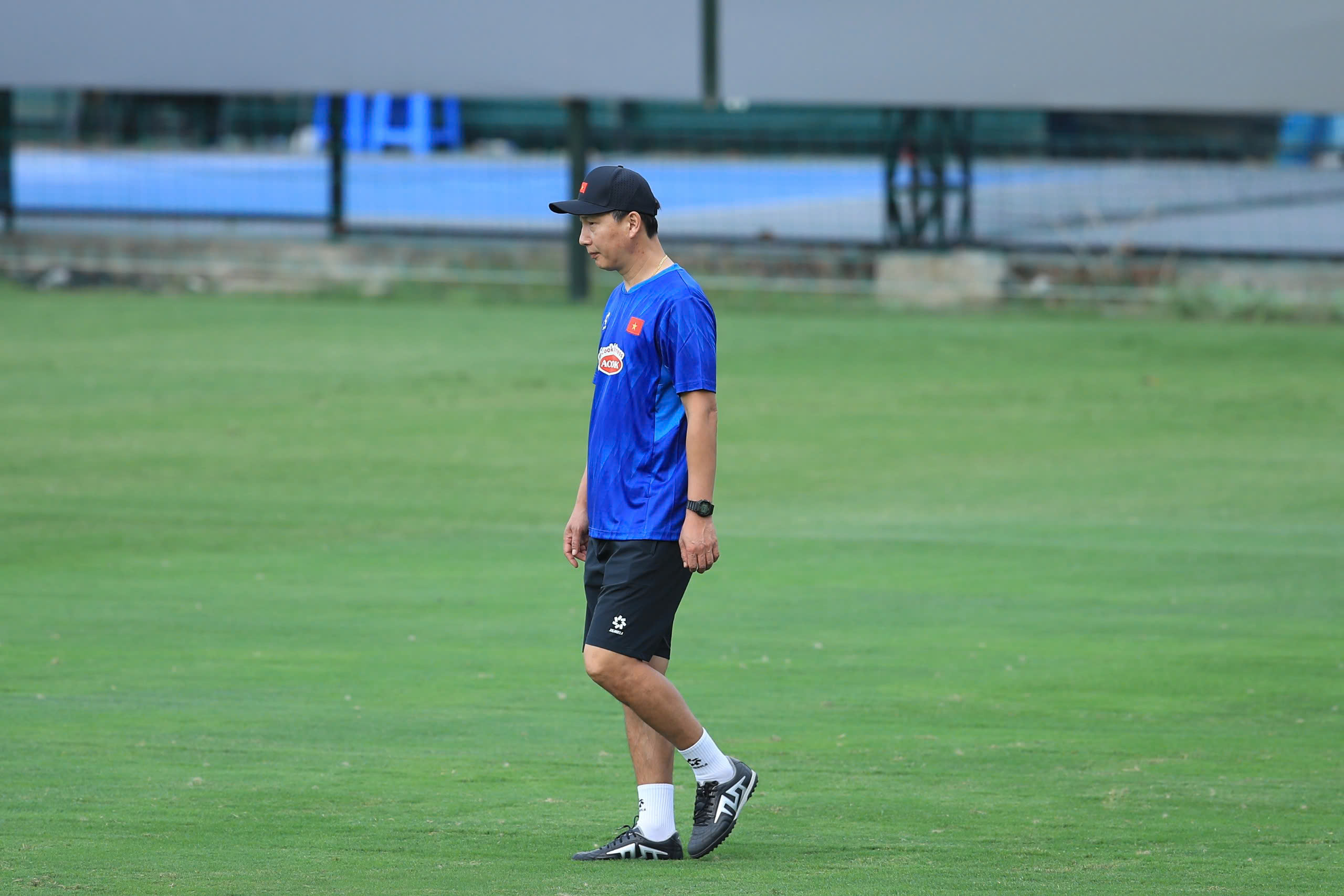 Đội tuyển Việt Nam đón thêm dàn sao Ninh Bình, Xuân Son vẫn phải tập riêng với bác sĩ- Ảnh 14.