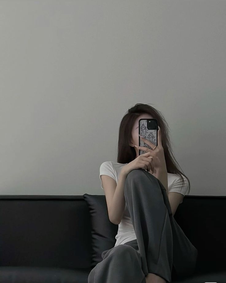 Khoảng 30 phút trước khi đi ngủ, bạn dễ tiêu tiền nhất: 3 việc nhiều người vẫn làm mỗi tối- Ảnh 4.