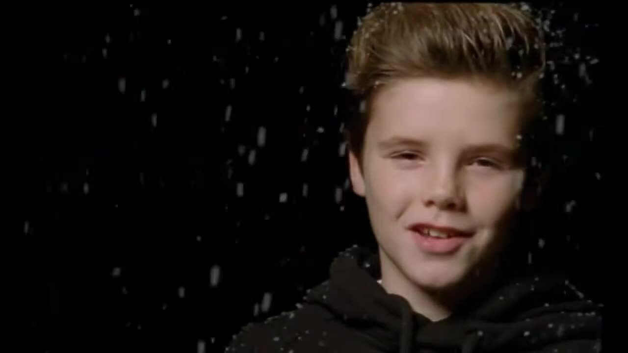 MV "If Everyday Was Christmas" của Cruz Beckham