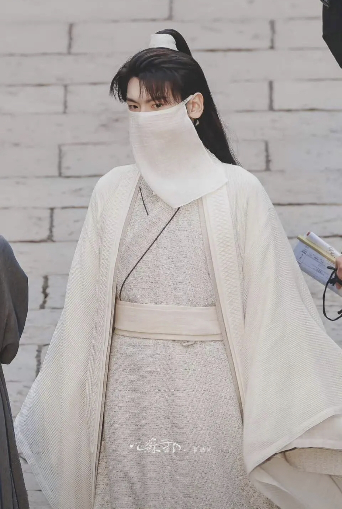 Chưa thấy mỹ nam cổ trang nào chán đời cỡ này: Mặc gì cũng xấu đến tận cùng, netizen đòi chôn cả bộ phim- Ảnh 2.