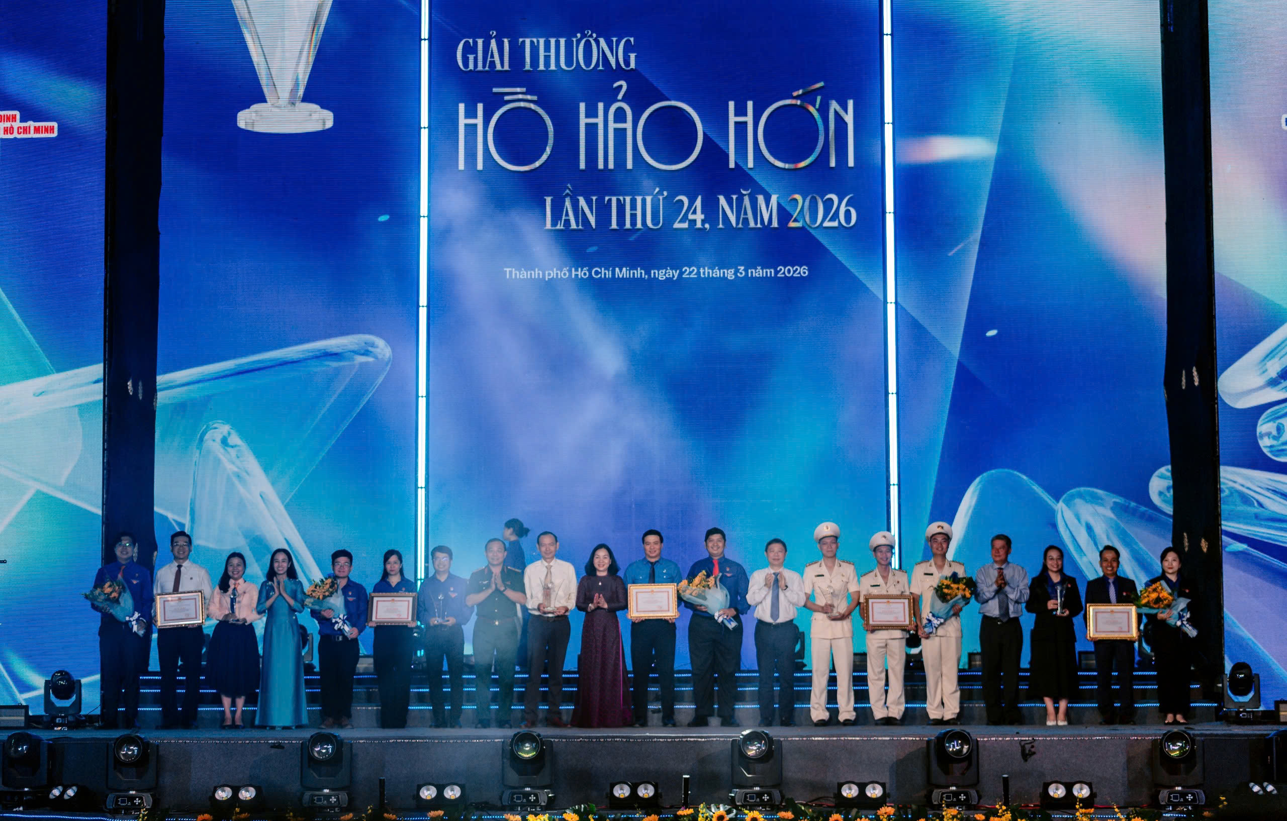 Chi đoàn phóng viên báo Tuổi Trẻ nhận giải thưởng Hồ Hảo Hớn năm 2026 - Ảnh 2.