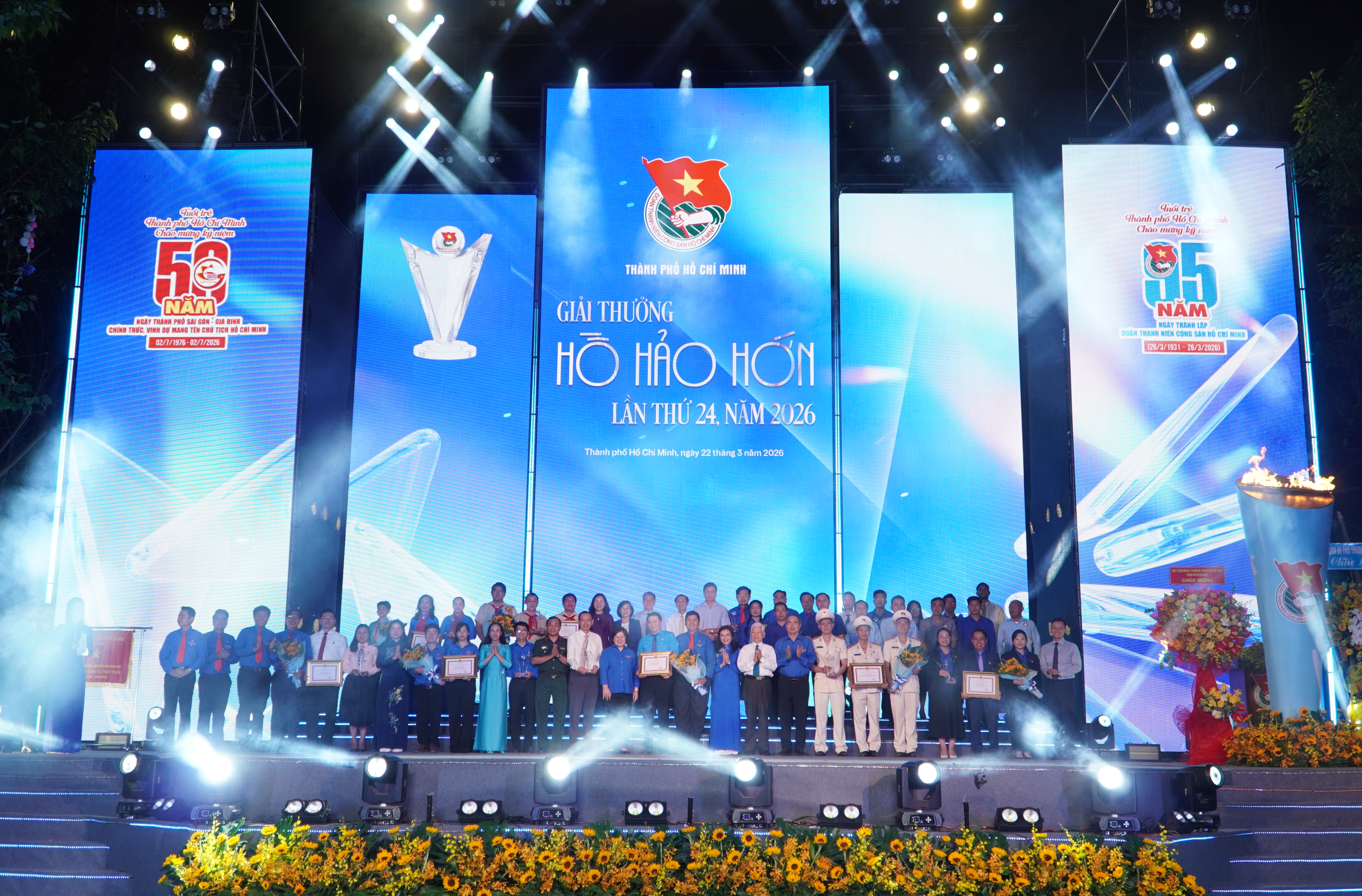 Đoàn Thanh niên Báo Người Lao Động được trao giải thưởng Hồ Hảo Hớn - Ảnh 4.