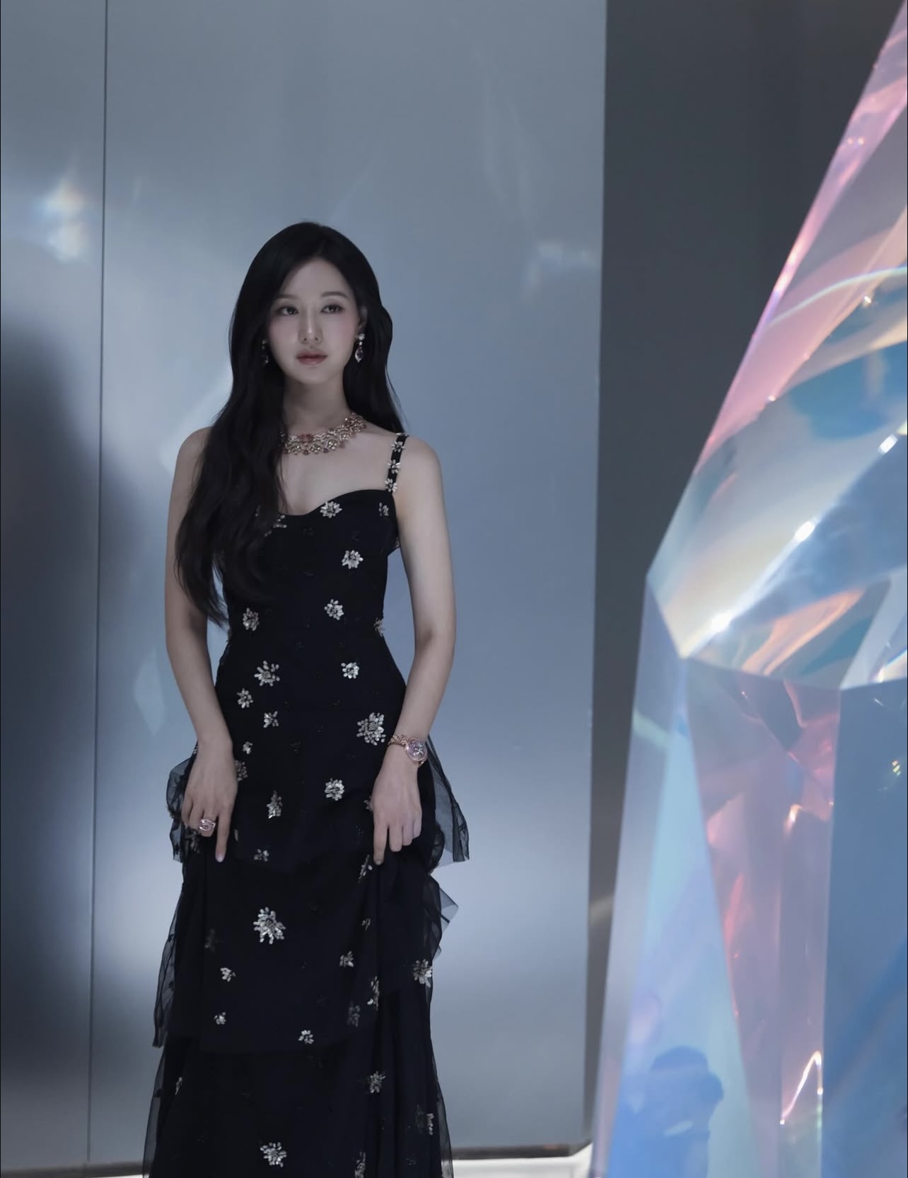 Kim Ji Won ra sân bay thôi cũng toát ra “đầy mùi tiền”- Ảnh 7.