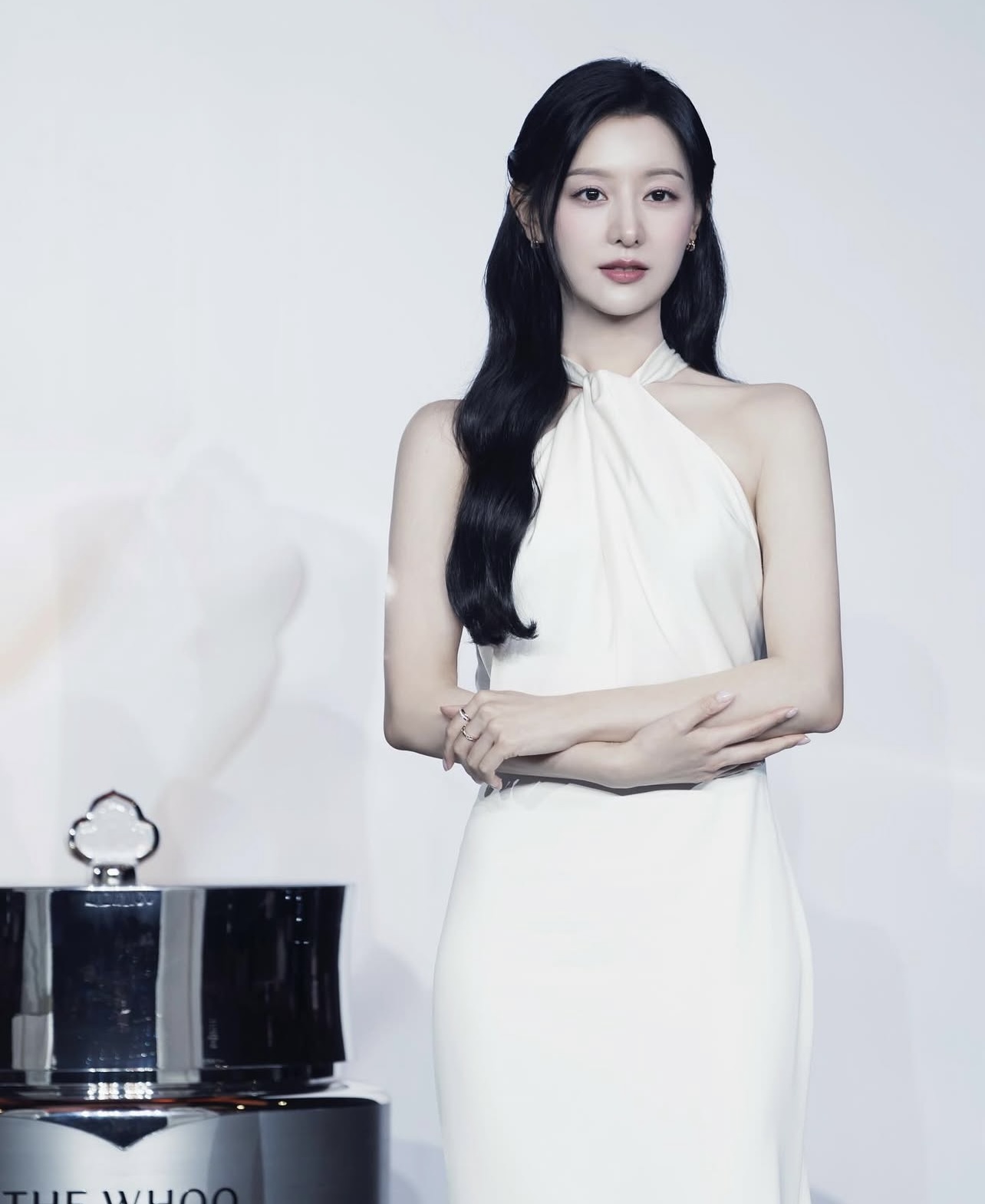 Kim Ji Won ra sân bay thôi cũng toát ra “đầy mùi tiền”- Ảnh 8.