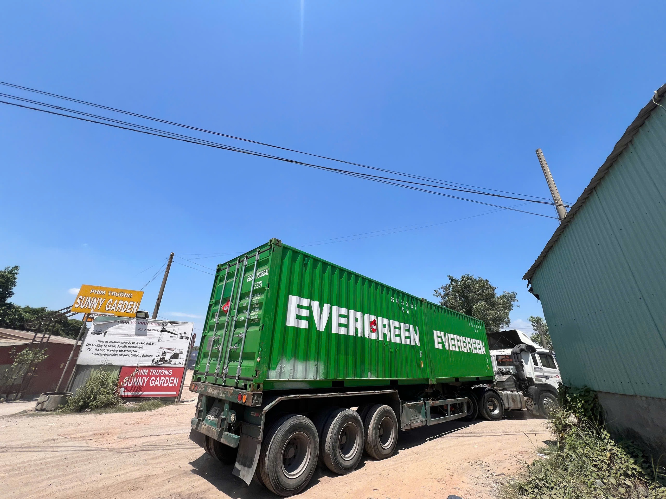 Loạt bãi xe trái phép đường Võ Chí Công: Không lẽ bó tay?- Ảnh 7.