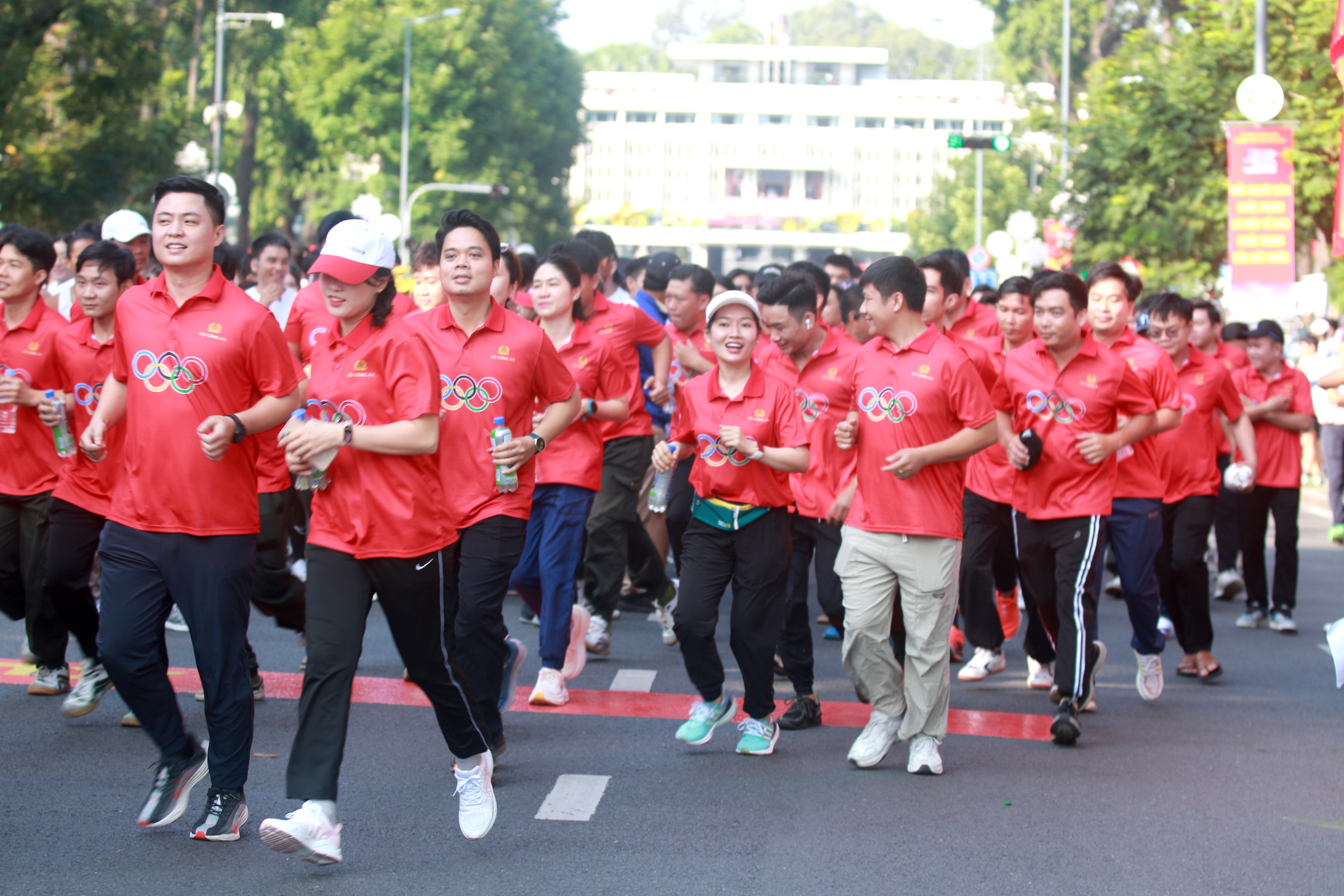 Tinh thần Ngày chạy Olympic tỏa sáng 2 Tinh thần Ngày chạy Olympic tỏa sáng - Ảnh 2.