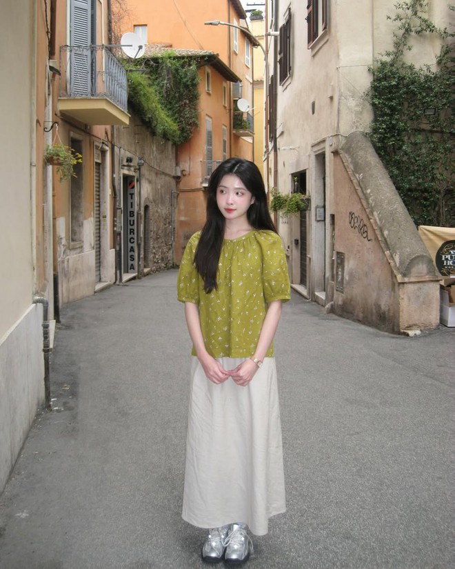 "Bạch nguyệt quang" sống ở Paris gây sốt vì mặc đẹp, đứng cạnh gái Tây không hề lép vế 5 1774224951 771 Bach nguyet quang song o Paris gay sot vi mac